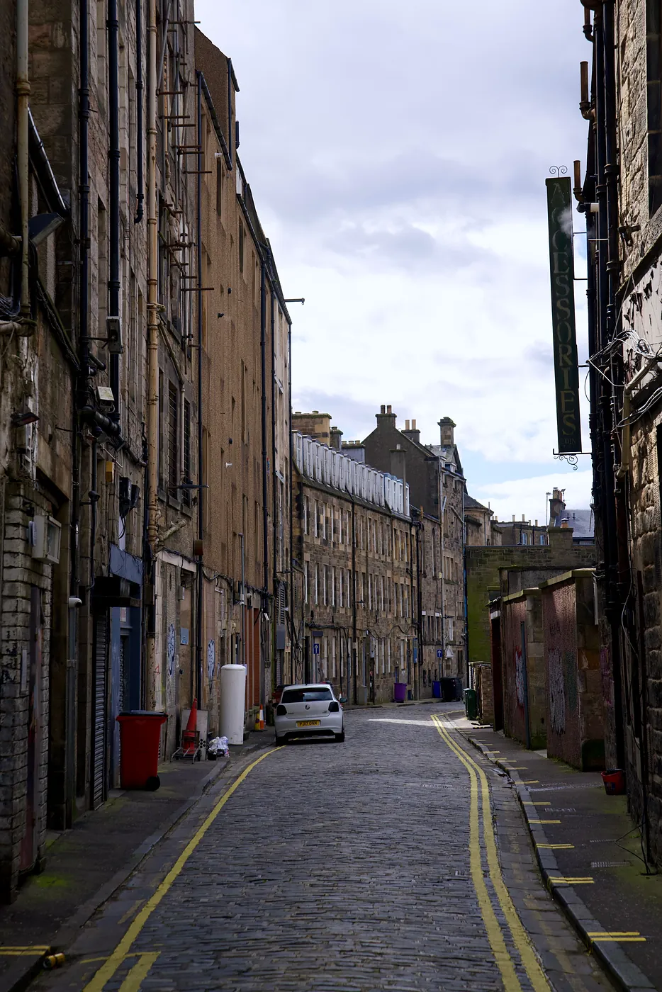 A cramped alleyway further into the West End.