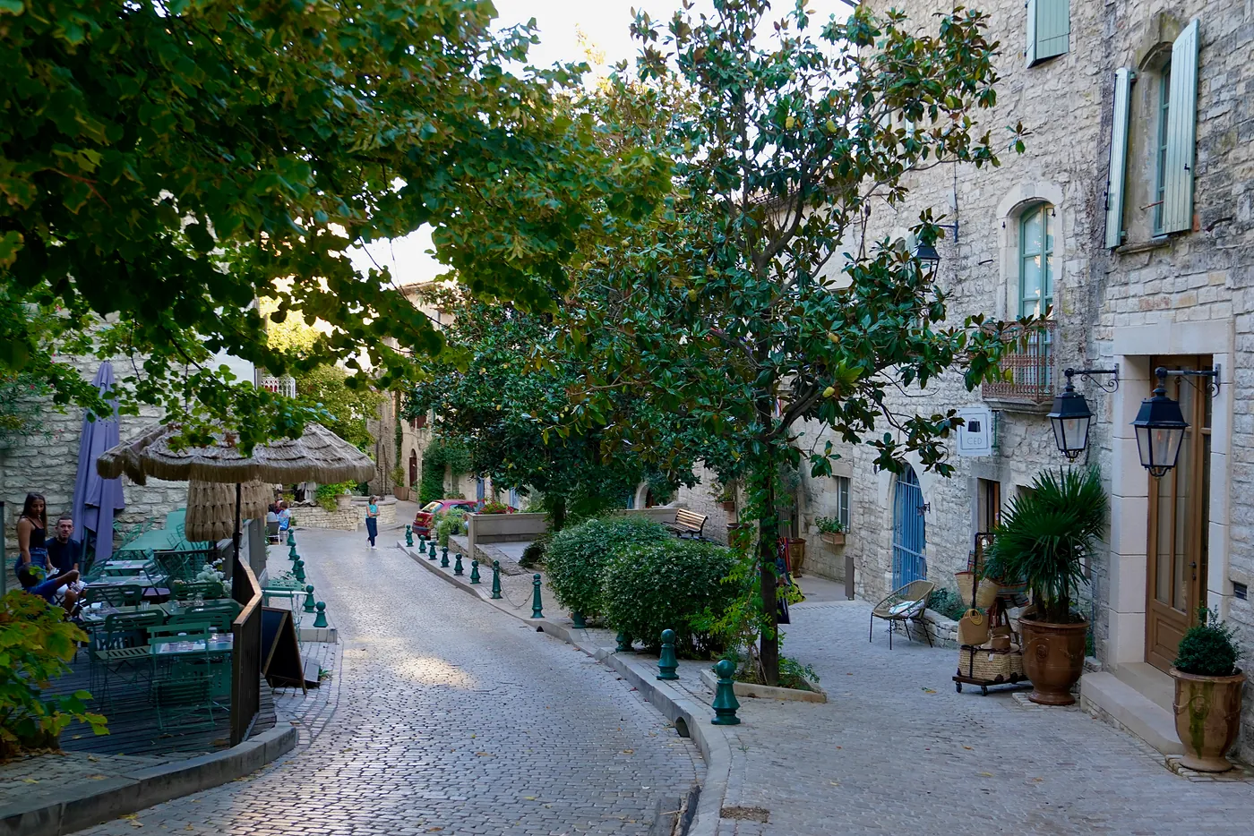L'Grand Rue flowing East through the town center.