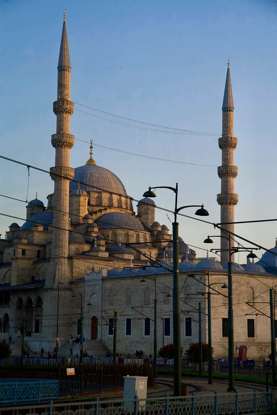 The north end of the New Mosque across from the Bazaar near sundown.
