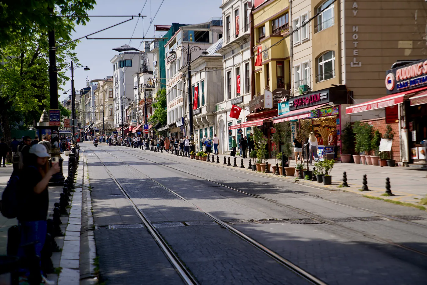 Caferiye street - the main means of transport between Fatih and Eminönü.