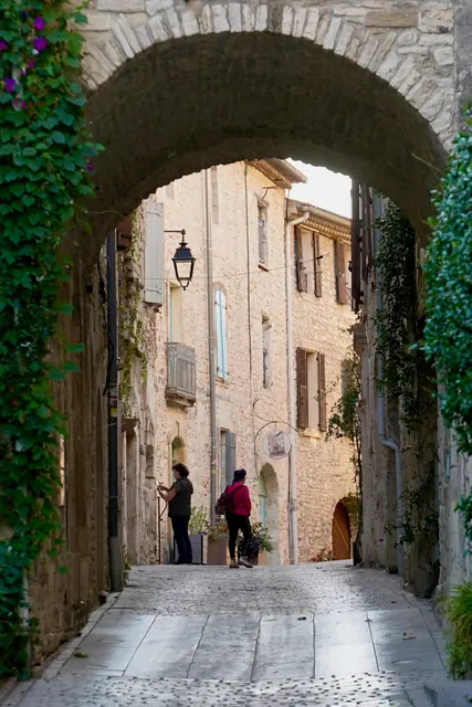 The western gate, Vézénobres